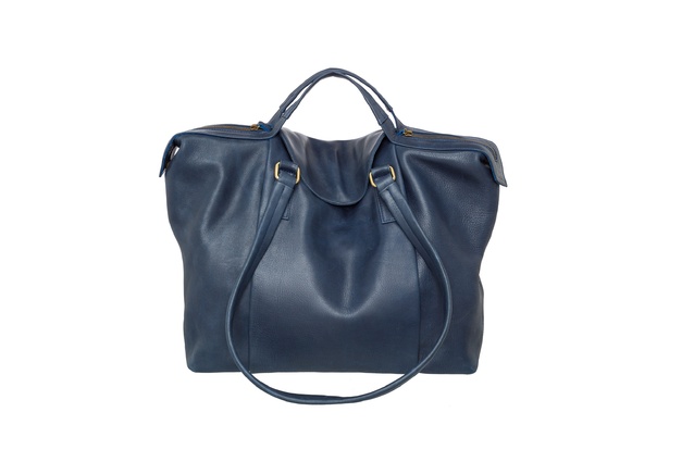 Baby Regan bag in Navy | <a href="http://saben.net.nz/site/collections/handbags/regan-small" target="_blank"><u> $489 from Saben.</u></a>