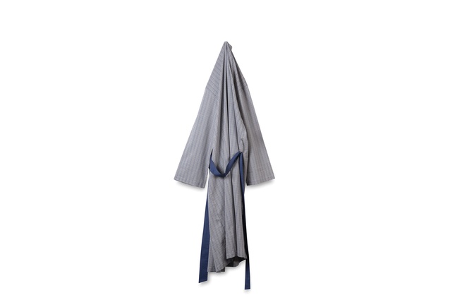 Tile men’s dressing gown |
<a
href="http://shop.cittadesign.com/collections/man-dressing-gowns/products/tile-mens-dressing-gown" target="_blank"><u> $129 from cittadesign.com </u></a>